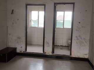 滩里社区周家角单间，三楼，带阳台、独卫、独立厨房。