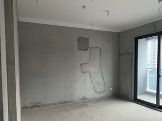 湖璟名都府130平毛坯出租！！