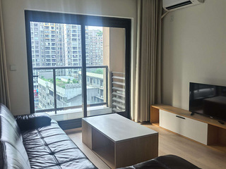 鲁能星城六街区两室一厅出租，拎包入住