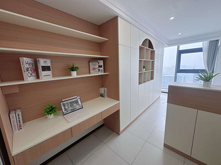  高沙路地铁口零距离，环境超好