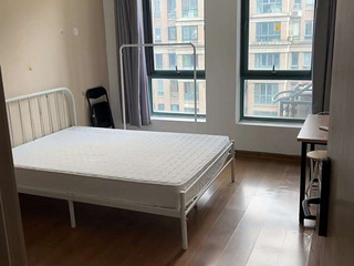 三墩颐景园朝南主卧单间低价出租