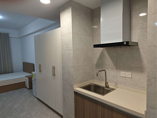 临平个人转租，朝南大阳台一居室，拎包入住，首月300补贴