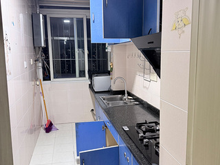 名校联合外语小旁，凤鸣香山1栋一单元