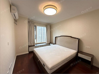 世纪之光89方3房2卫精装出租