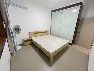 沈塘桥地铁口 两室一厅 在2楼  可短租月付 随时可看房