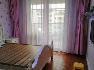 西溪华东园167方朝南次卧单间出租（限女生）