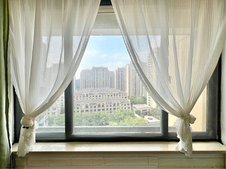 大悦城附近地铁口一室一厅一厨一卫带天然气，两台空调