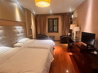 萧山人民路地铁口