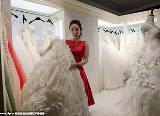 90����Ů����ɴ��Ϊ����ծ��