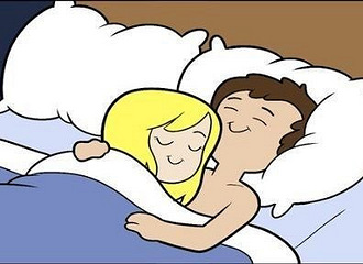 卡通情侣睡觉拥抱姿势图片