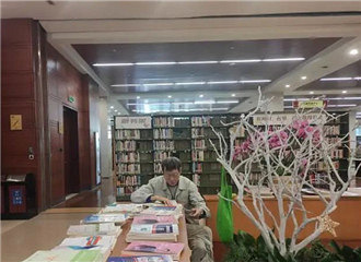 ����70�����ѧ���һ�����30�౾�ʼ�