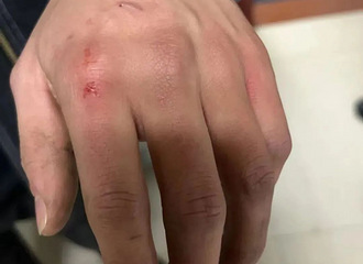 �����ϲ������Ա����ˣ������ߣ���Ϊ���ڳ�Ц�Լ�