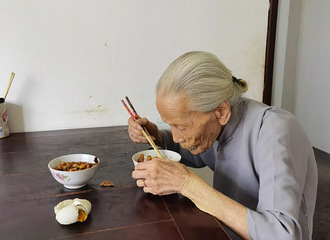 107�꣡�ຼ������ˣ�ʳ����������С����