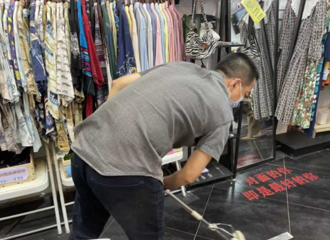 �����������壬����ͻȻ�������ѣ�����С���ϰ�ɹ�����˵�