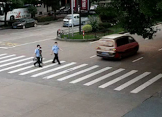 ҹ����12���к�ǣ�Ÿ�5��С�к���������