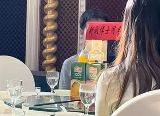 ����һĻ�����ѣ����ﰲ�ű�˶��ͬѧ������ϯ��������������