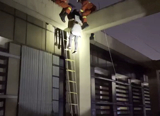 40�棬����������29¥����ɹ200���ӣ�������������