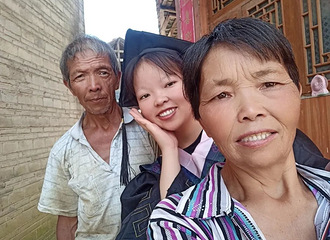 ��ѧû�ʸ�ĸҪ��Ǯ��Ů����ҵ�ˣ��ϻ�����һ�侪ϲ��