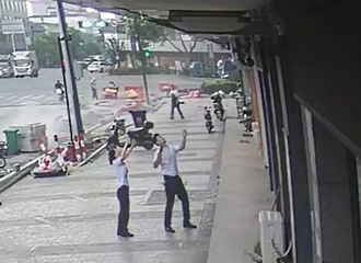 ���ģ��㽭2��Ůͯ��6¥׹�䣡С���ӵ��ֻ���ͽ�ֽ�ס��