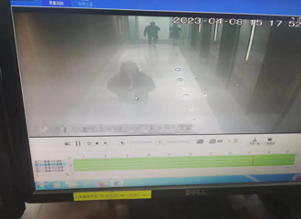 ����Ů����˽��ȺͻȻ����24��ͬ��ˢ���������ġ�