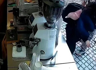 ��̬�Ȳ��þͲ�Ҫ�ϰ࣡���ǰͿ�һ��Ա���˿ͳ���10��������