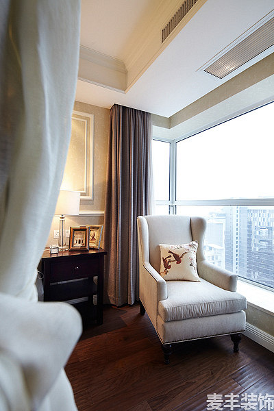 136ƽ�ִ���Լ�� ����̫�͹㳡װ��Ч��ͼ