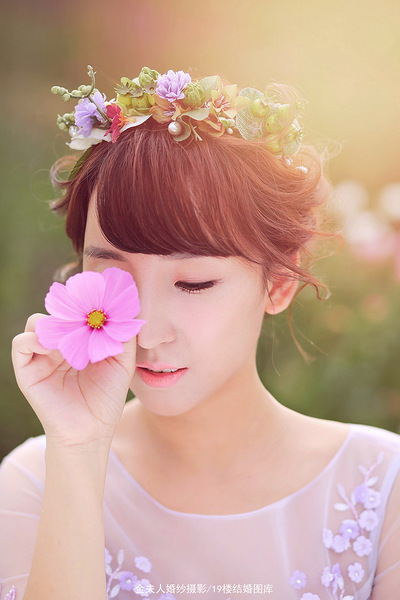 回眸一笑百媚生