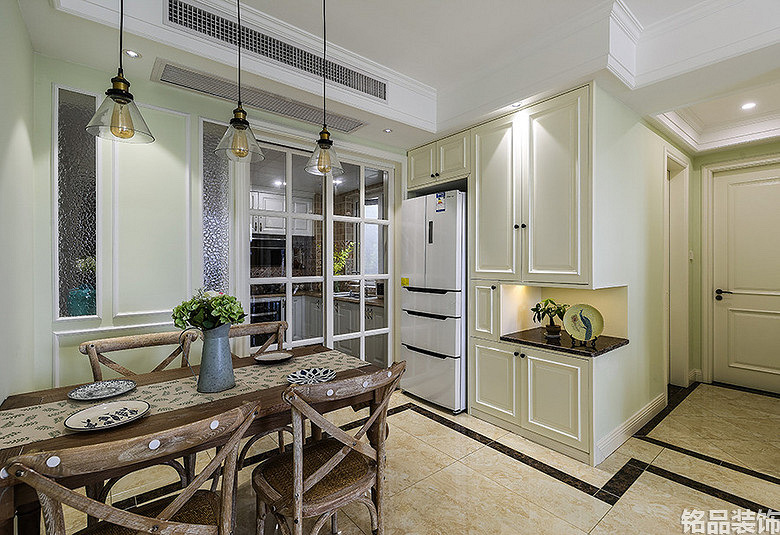 �����������ɫ������װ��Ч��ͼ