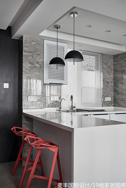 黑白•红 130㎡现代家居装修效果图