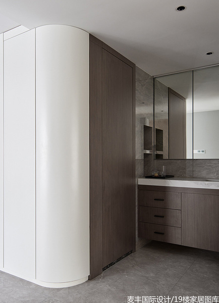 �ƼҾ��� 130�O �ִ�װ��Ч��ͼ