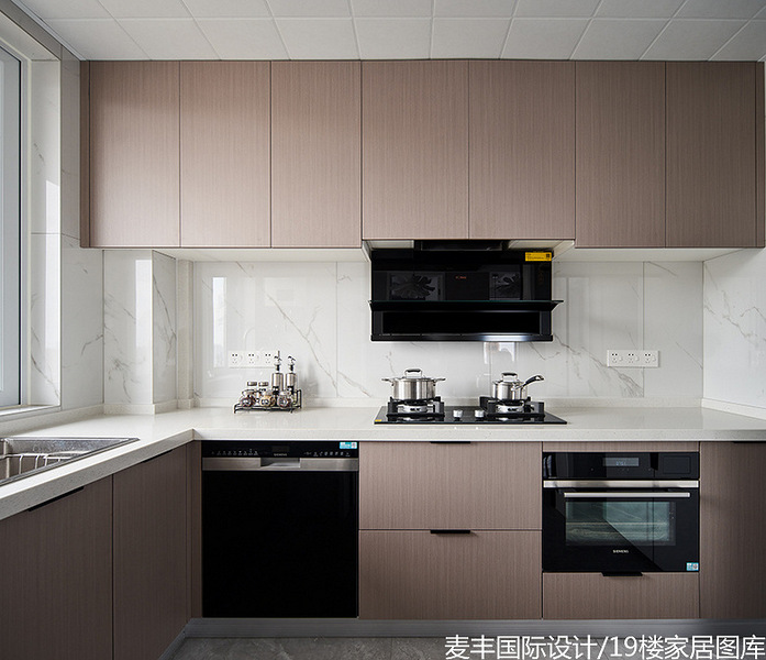 �ƼҾ��� 130�O �ִ�װ��Ч��ͼ