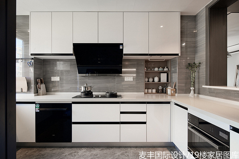 ��������180�O�ִ�װ��Ч��ͼ