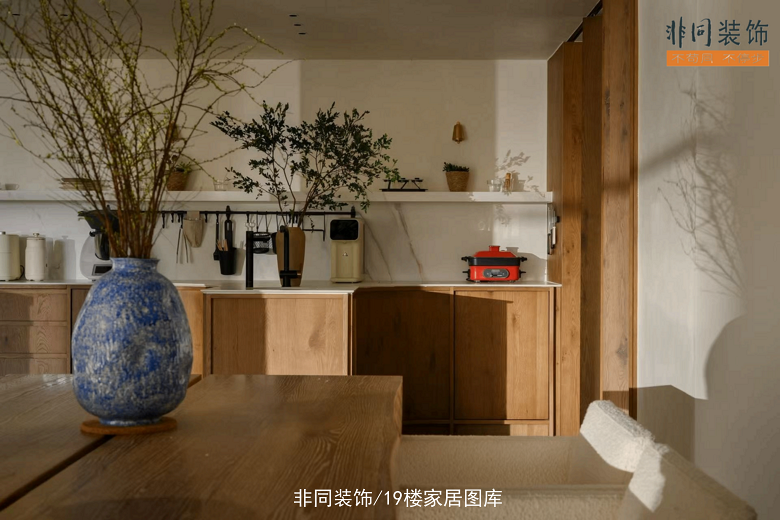 ��ɽ�£�������ԭľ�ľ������