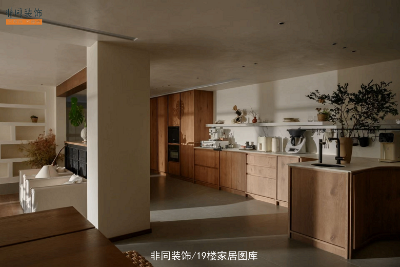 ��ɽ�£�������ԭľ�ľ������