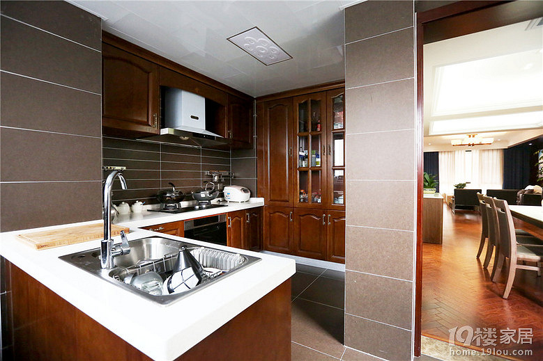 �Ϲ����ҵ��¿���ʽ����װ��Ч��ͼ