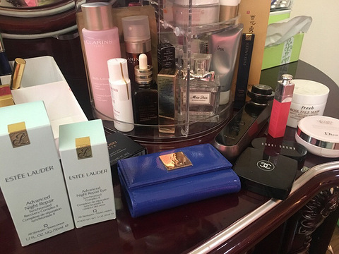 全新圣罗兰ysl10色眼影,泰国免税店买的现在5