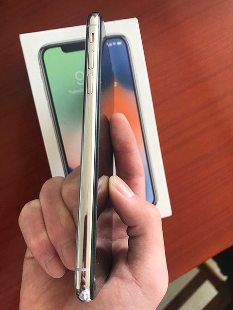 3888转卖一台苹果X 国行 64g 白色 全网通