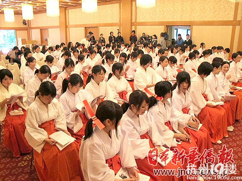 中国留学生日本神社当巫女 疯狂办公室 职言不讳 杭州19楼手机版