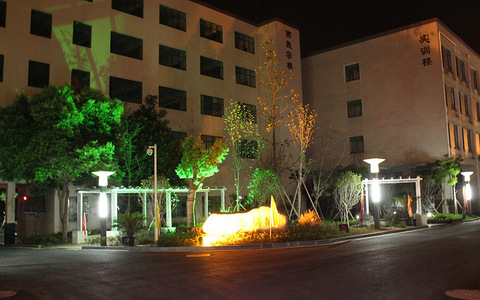 全新的良渚职高闪亮登场,今夜星光灿烂