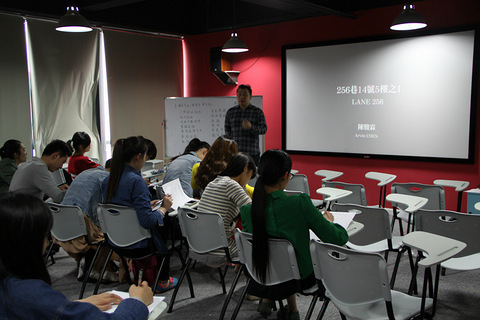 我们在浙江各高中开设艺术类选修课