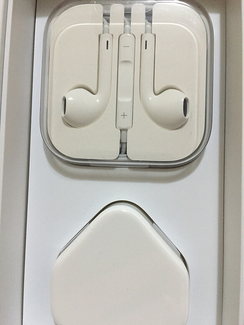 1.全新苹果6港行配件.原装耳机.原装充