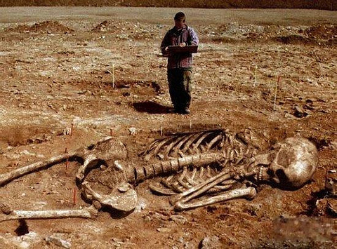 考古界不敢公开秘密!震惊世界的巨人遗骸