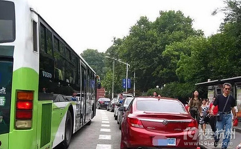 路边停车多久算违停?3分钟 or 5分钟?