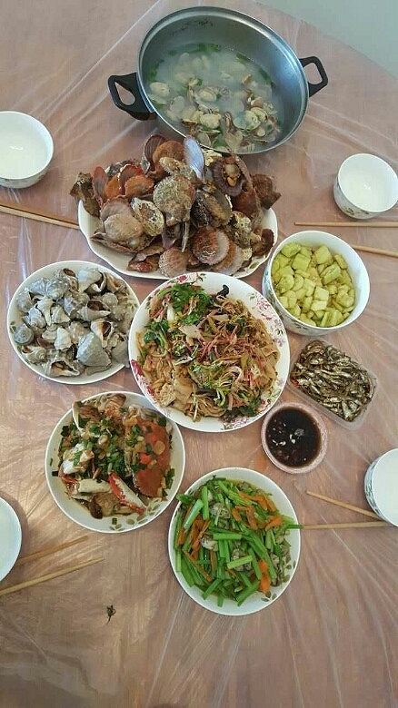 四个人的晚餐吃到撑