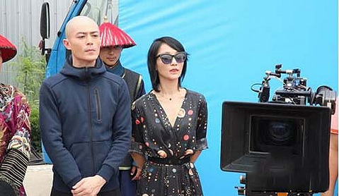 44霍建华念错台词遭导演调侃 玫常在念成梅长