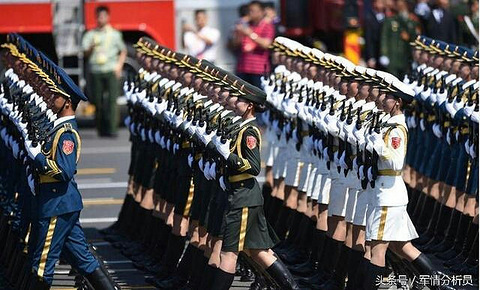 (分享生活) 中國大閱兵出場的女兵方陣.