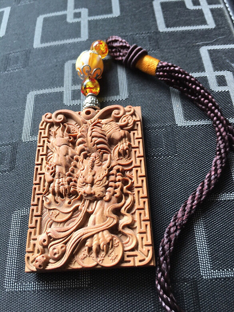 老山檀精雕双面佛牌.可当车挂