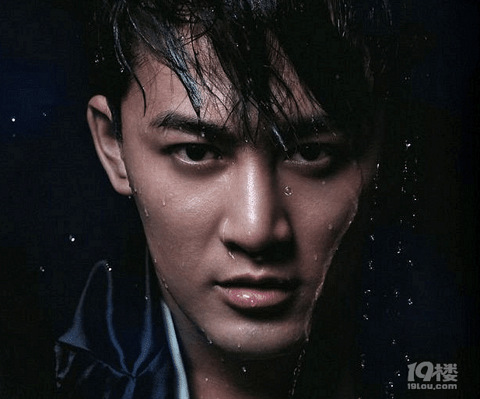 张钧宁与黄凯伟疑似分手,情归何处?