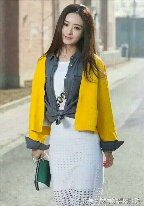 颖宝宝穿着太随意,赵丽颖现身机场,着装辣眼睛