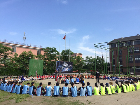 百人拓展训练集体挑战千次动力绳圈!